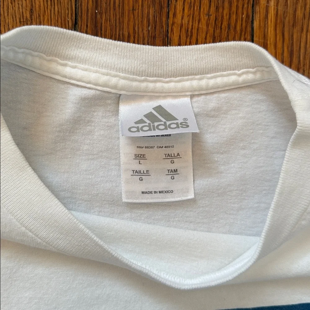 Early 2000’s adidas Vintage T-Shirt - Picture 3 of 11